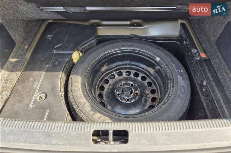 Седан Volkswagen Passat 2008 в Ивано-Франковске