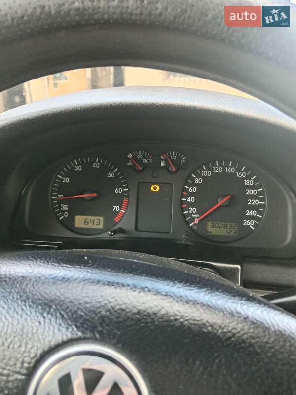 Универсал Volkswagen Passat 2000 в Коломые