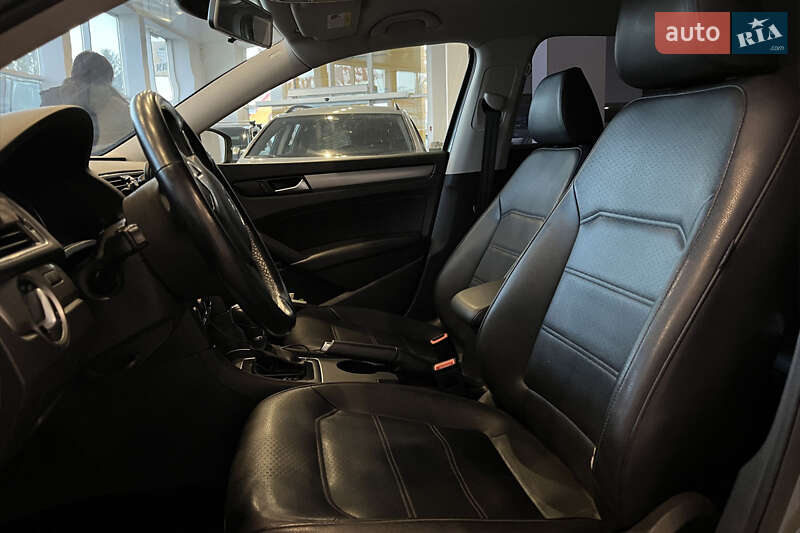 Седан Volkswagen Passat 2015 в Шептицькому