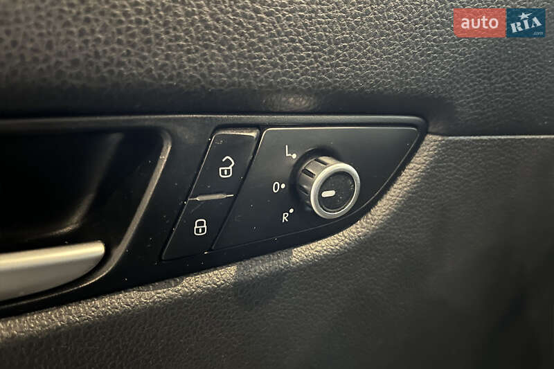 Седан Volkswagen Passat 2015 в Шептицькому