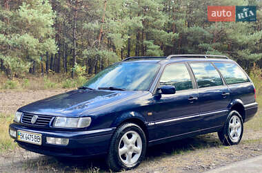 Универсал Volkswagen Passat 1995 в Харькове