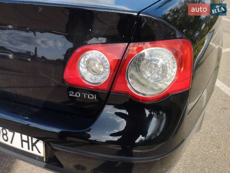 Седан Volkswagen Passat 2010 в Житомире