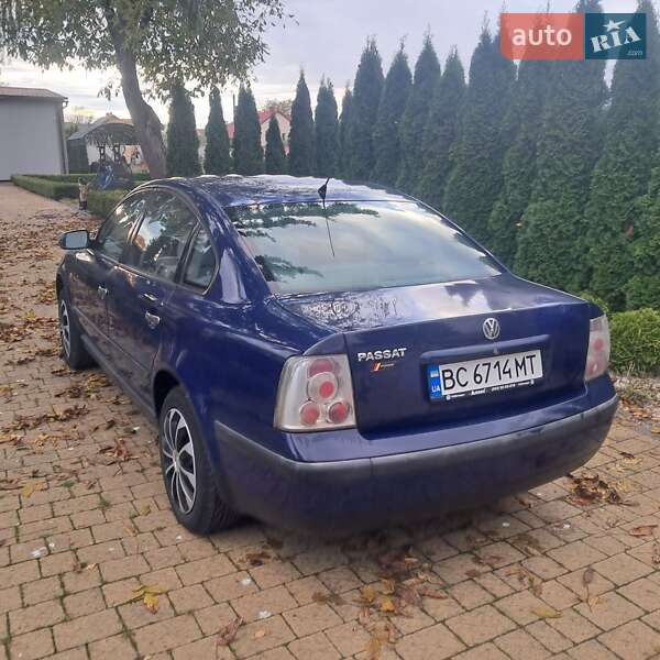Седан Volkswagen Passat 1999 в Городке