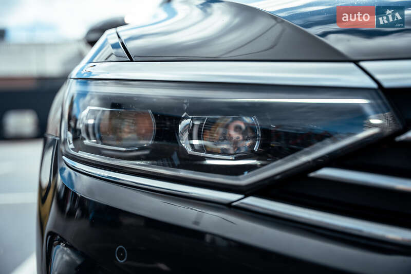 Универсал Volkswagen Passat 2021 в Киеве