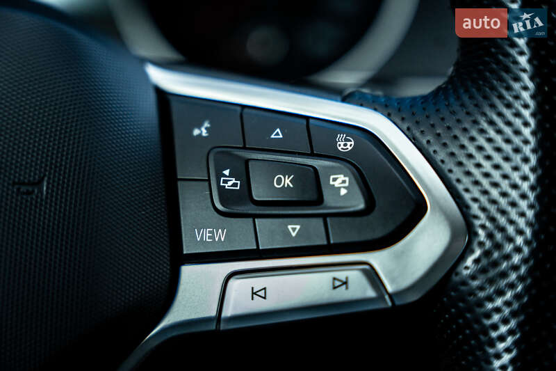 Универсал Volkswagen Passat 2021 в Киеве