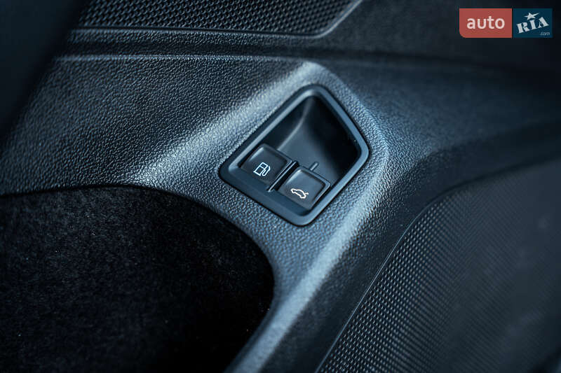 Универсал Volkswagen Passat 2021 в Киеве