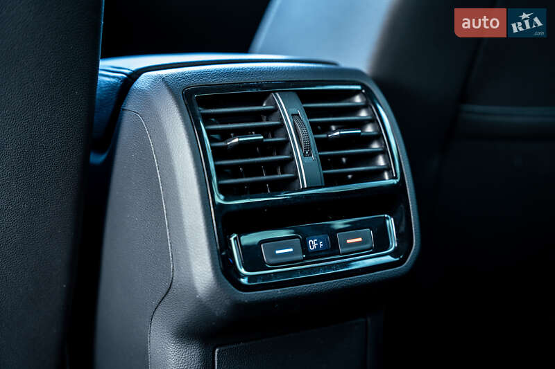 Универсал Volkswagen Passat 2021 в Киеве