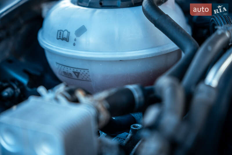 Универсал Volkswagen Passat 2021 в Киеве