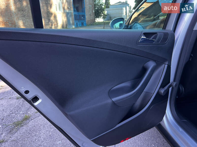 Седан Volkswagen Passat 2006 в Лубнах