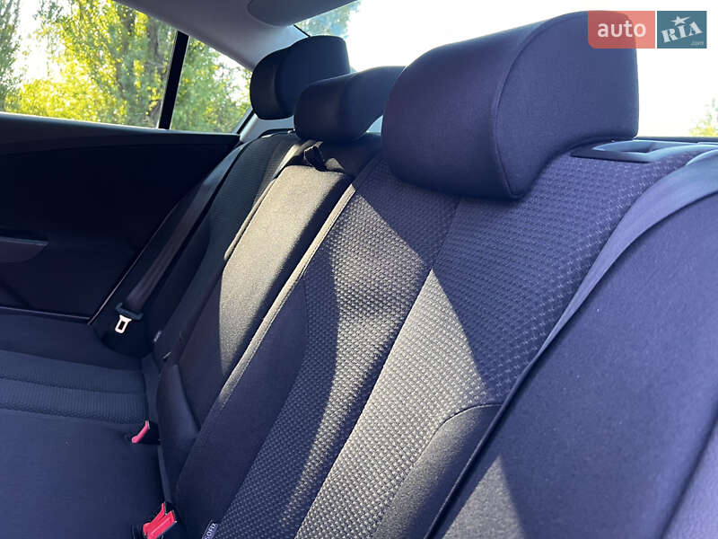Седан Volkswagen Passat 2006 в Лубнах