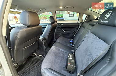 Седан Volkswagen Passat 2003 в 