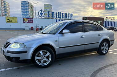 Седан Volkswagen Passat 2003 в 