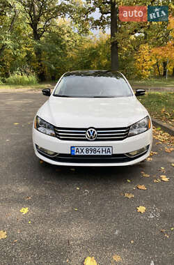 Седан Volkswagen Passat 2014 в Києві
