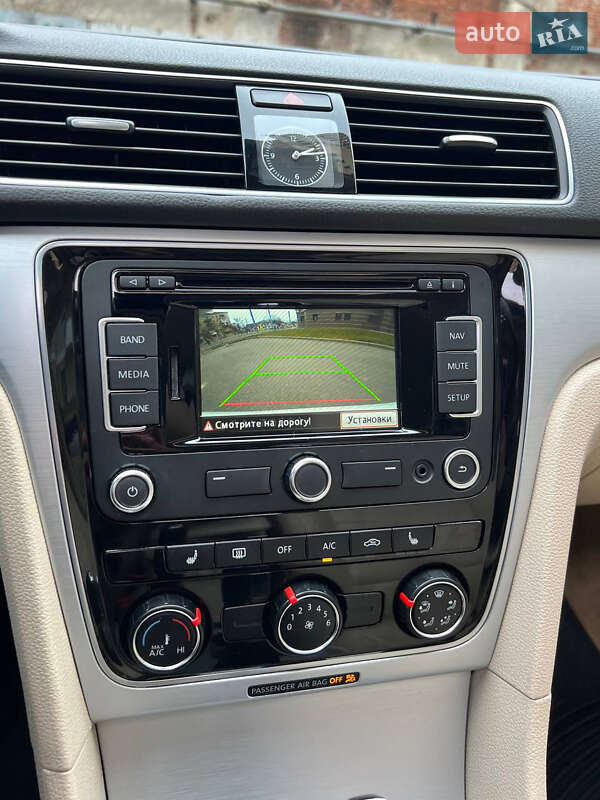 Седан Volkswagen Passat 2012 в Харькове