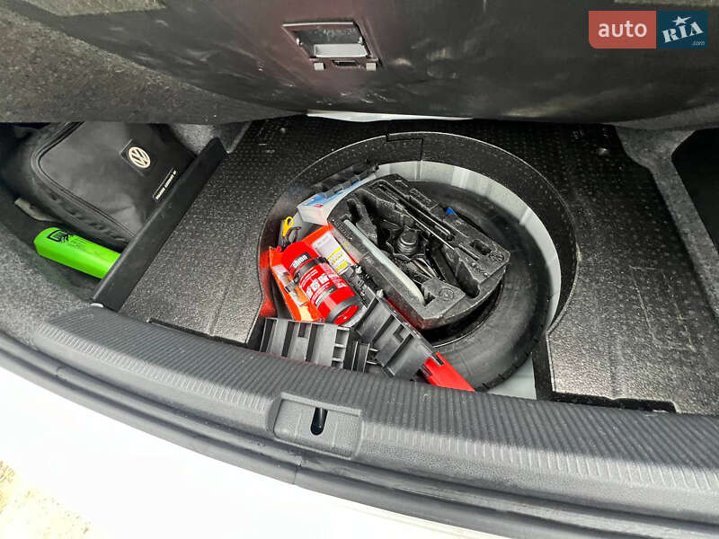 Седан Volkswagen Passat 2012 в Харькове