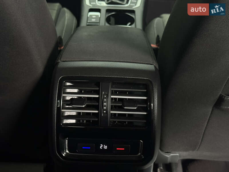 Седан Volkswagen Passat 2016 в Тячеве фото 33 Седан Volkswagen Passat 2016 в Тячеве