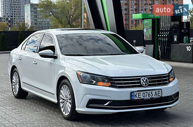 Седан Volkswagen Passat 2015 в 