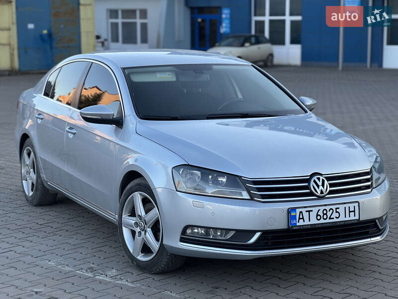 Седан Volkswagen Passat 2012 в Ивано-Франковске