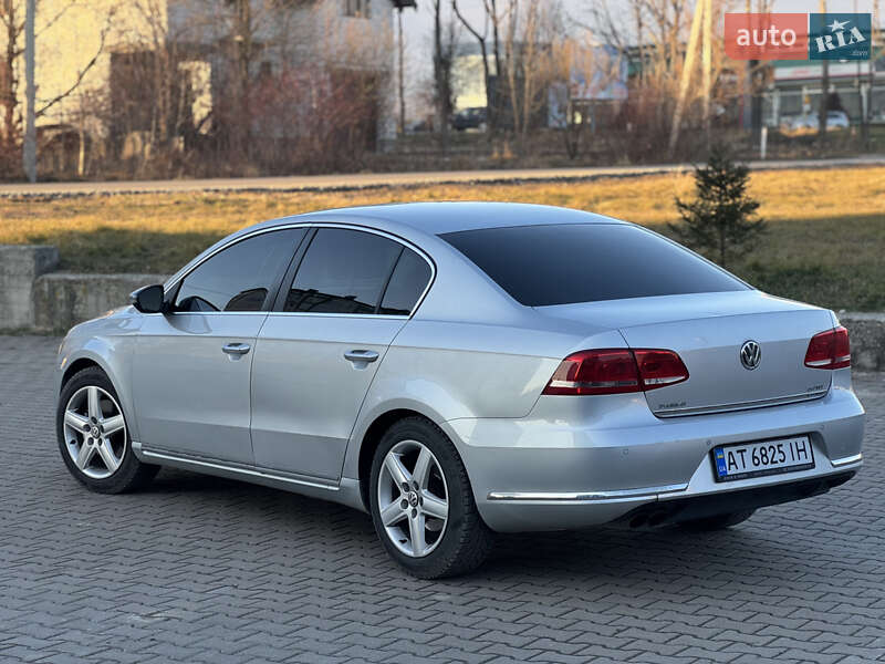 Седан Volkswagen Passat 2012 в Ивано-Франковске