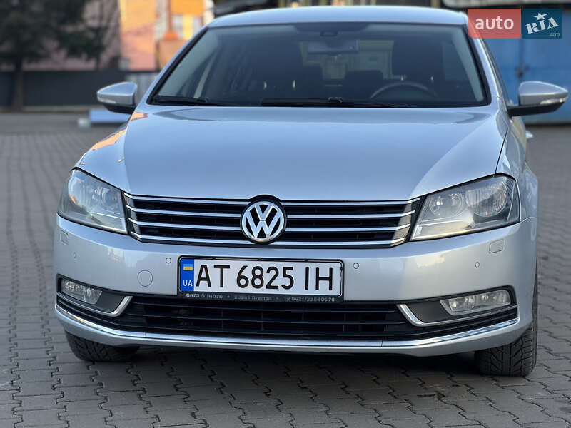 Седан Volkswagen Passat 2012 в Ивано-Франковске