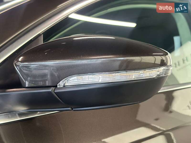 Седан Volkswagen Passat 2013 в Львове