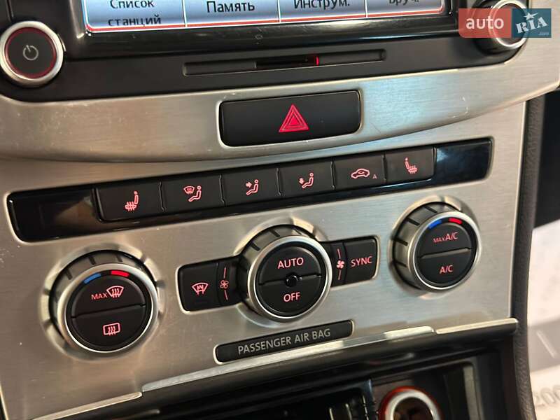 Седан Volkswagen Passat 2013 в Львове
