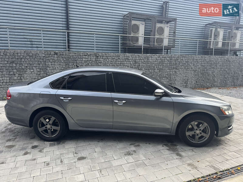 Седан Volkswagen Passat 2015 в Луцке