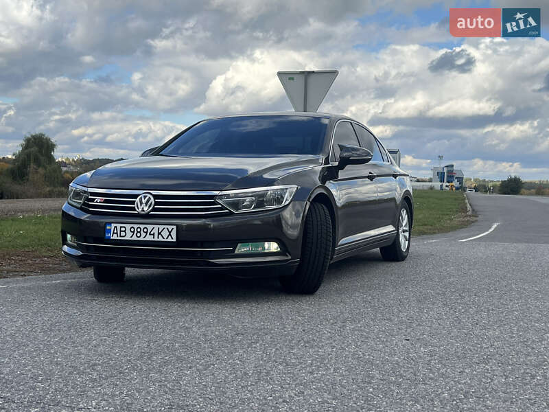 Седан Volkswagen Passat 2016 в Немирове