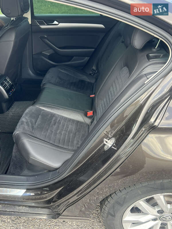 Седан Volkswagen Passat 2016 в Немирове