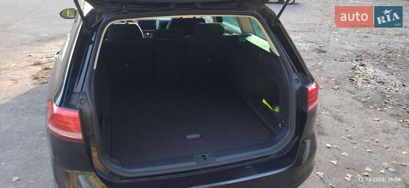 Универсал Volkswagen Passat 2018 в Киеве