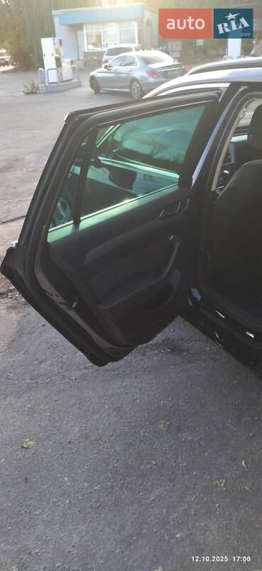 Универсал Volkswagen Passat 2018 в Киеве