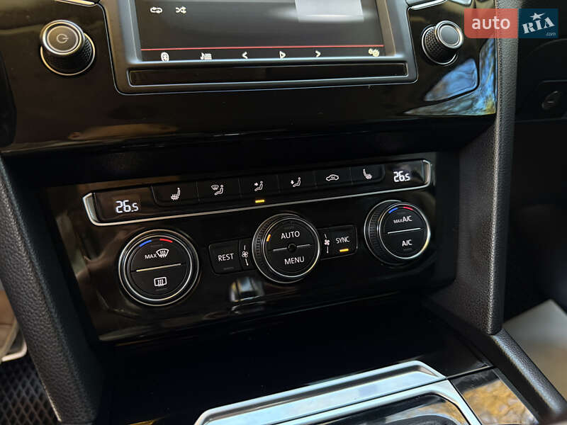 Универсал Volkswagen Passat 2015 в Тячеве фото 40 Универсал Volkswagen Passat 2015 в Тячеве