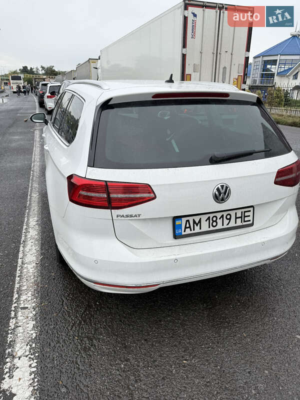 Универсал Volkswagen Passat 2018 в Житомире