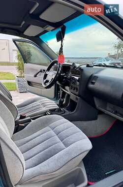 Седан Volkswagen Passat 1991 в 