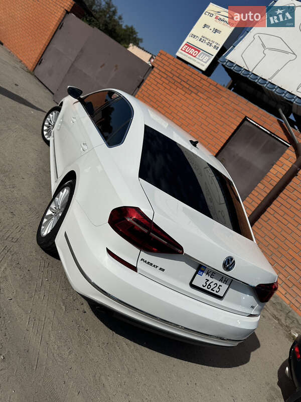 Седан Volkswagen Passat 2017 в Дніпрі