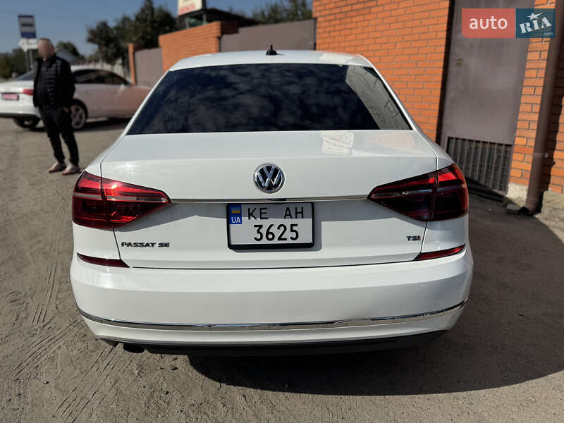Седан Volkswagen Passat 2017 в Дніпрі