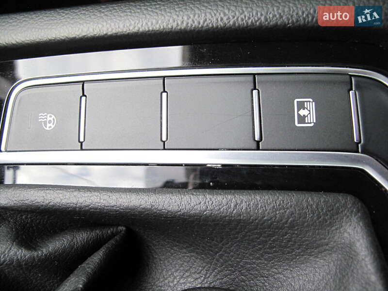 Седан Volkswagen Passat 2018 в Киеве