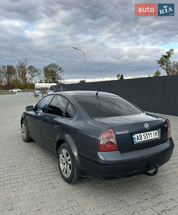 Седан Volkswagen Passat 2002 в Летичіві