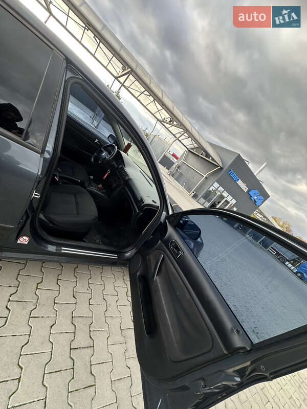 Седан Volkswagen Passat 2002 в Летичіві