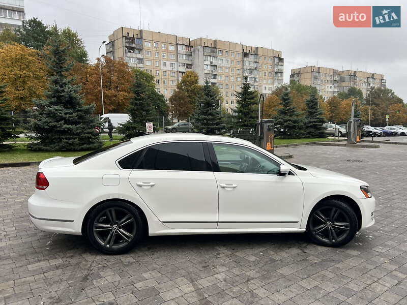 Седан Volkswagen Passat 2012 в Львове