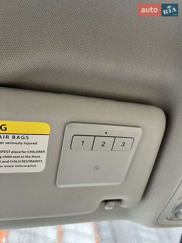 Седан Volkswagen Passat 2012 в Львове