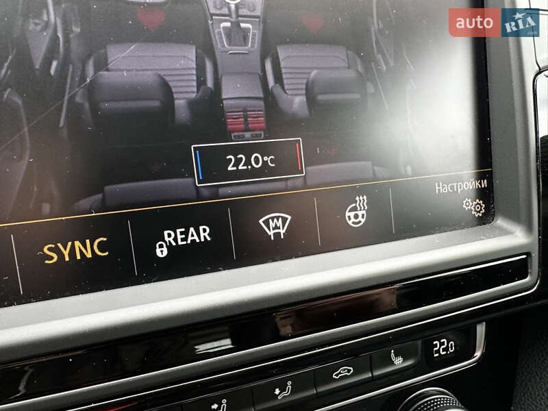 Универсал Volkswagen Passat 2015 в Киеве