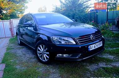 Седан Volkswagen Passat 2011 в Ромнах