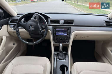 Седан Volkswagen Passat 2015 в 