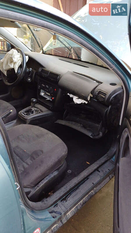 Седан Volkswagen Passat 1999 в Черновцах