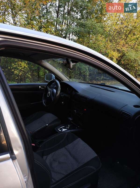 Седан Volkswagen Passat 2003 в Подільську