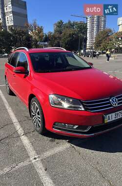 Універсал Volkswagen Passat 2012 в 