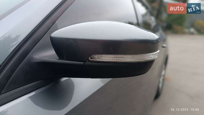 Седан Volkswagen Passat 2012 в Києві