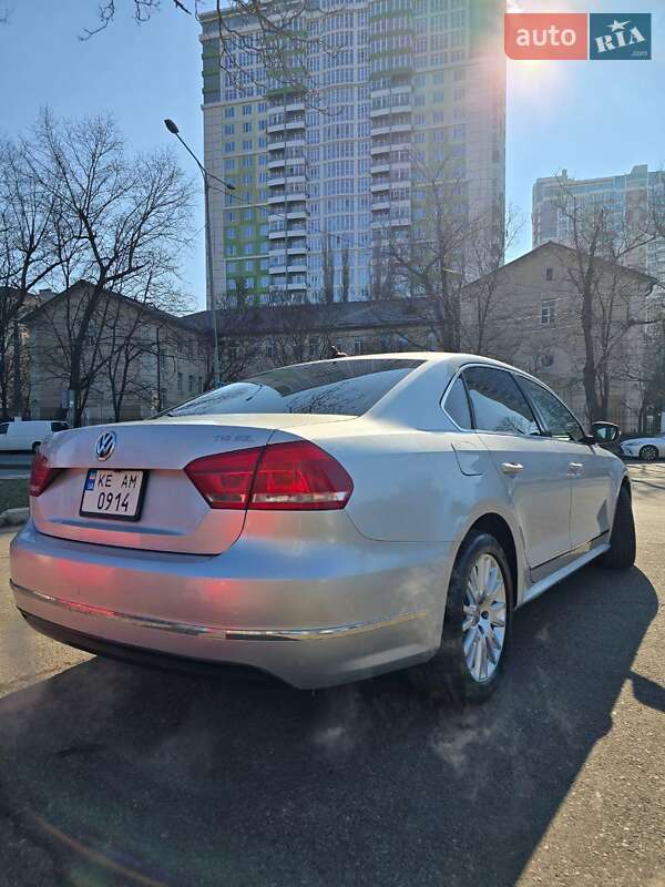 Седан Volkswagen Passat 2014 в Дніпрі