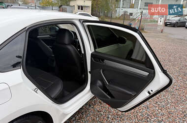Седан Volkswagen Passat 2014 в 
